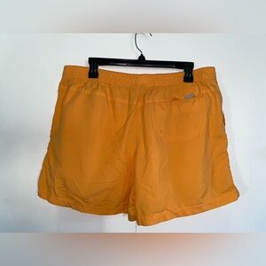Columbia Gold Shorts XL